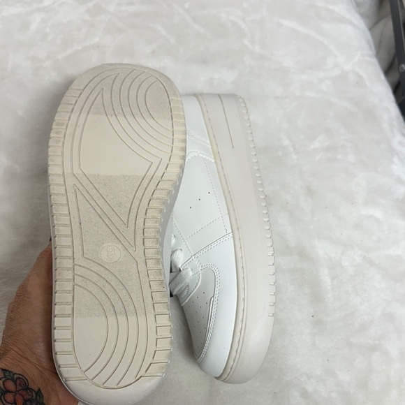 Wild Fable Classic White Sneakers - Picture 6 of 9